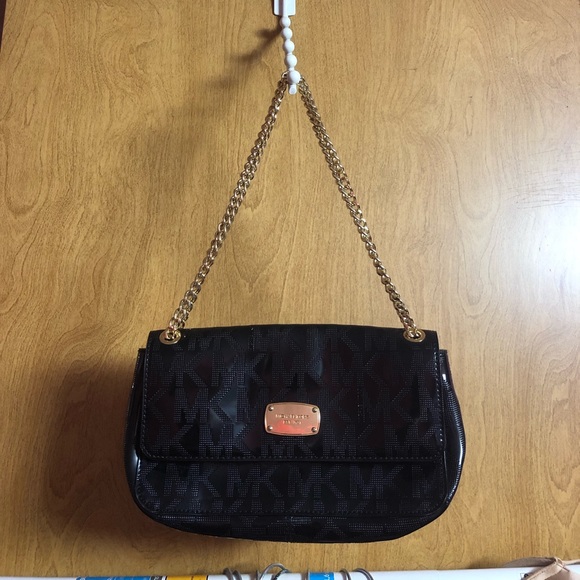 Michael Kors Handbags - Michael Kors Shoulder Bag